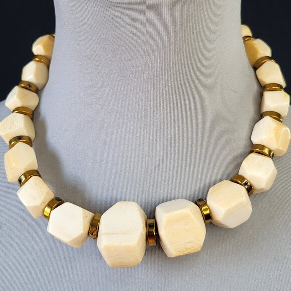 Choker - Picture 2 of 6